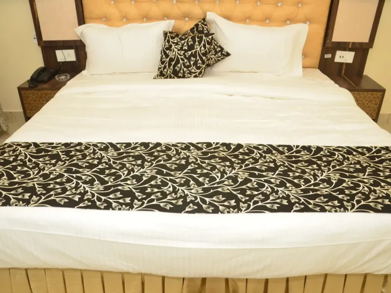 Deluxe Room at Hotel J P Farm Jhansi, photo 4