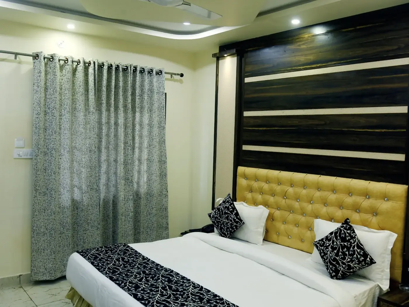 Family Room at Hotel J P Farm Jhansi, photo 1
