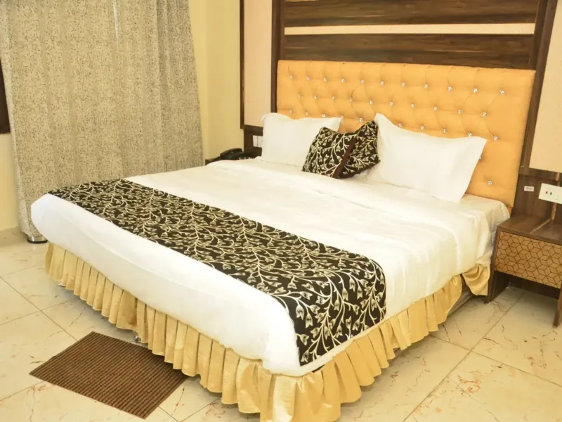 Deluxe Room at Hotel J P Farm Jhansi, photo 2