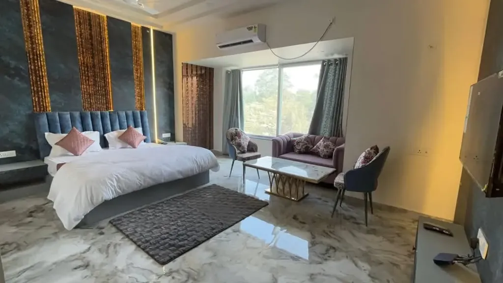 Premium Room with Jacuzzi at Hotel J P Farm, Jhansi