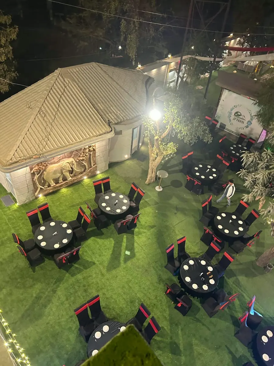 Garden lawn for weddings at Hotel J P Farm, Jhansi